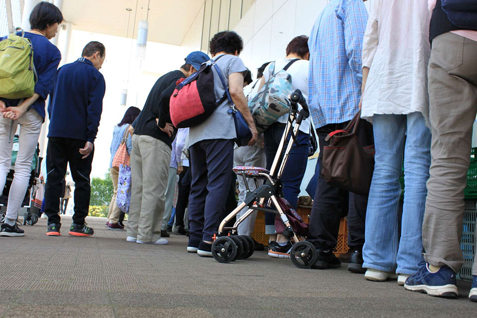 『市役所まち☆ベジ市』開店